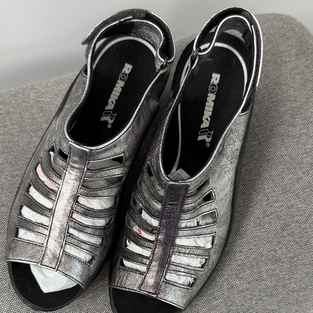 Romika Women's Metallic Sandals